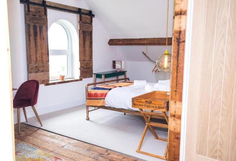 デラックススタジオ, James  Place At Brynawel