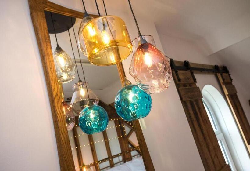 デラックススタジオ, James  Place At Brynawel