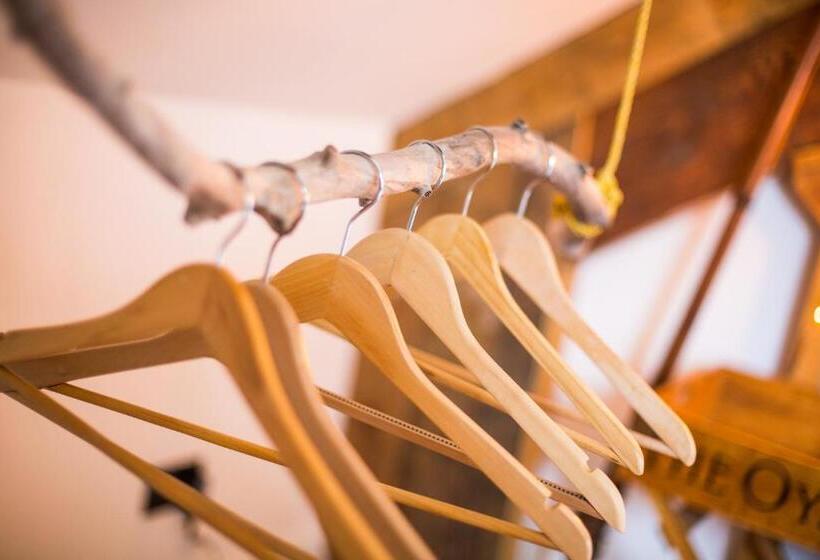 デラックススタジオ, James  Place At Brynawel