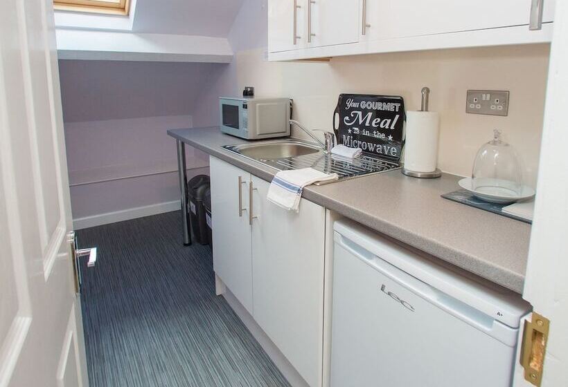 デラックススタジオ, James  Place At Brynawel