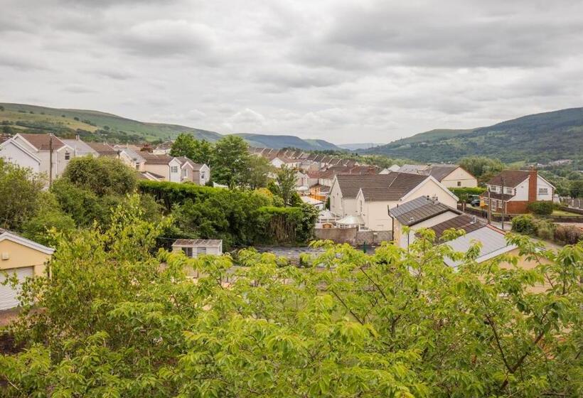 デラックススタジオ, James  Place At Brynawel