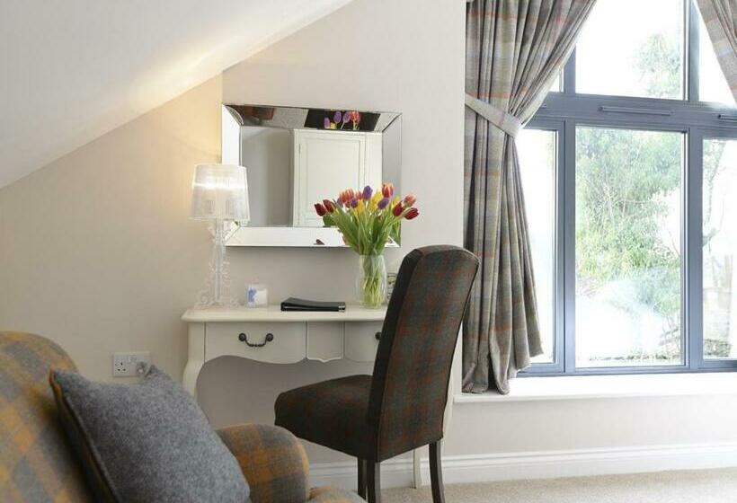 חדר סופריור לשלושה, 3 Millstones Inn