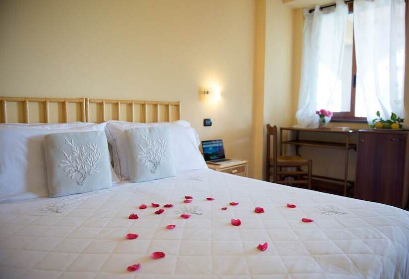 Номер Стандарт Боковой Вид на Море, A Nuciara Park Hotel & Wellness Center