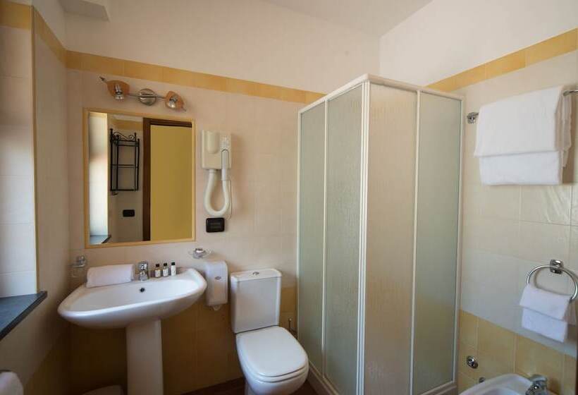 Номер Стандарт Четырехместный Боковой Вид на Море, A Nuciara Park Hotel & Wellness Center