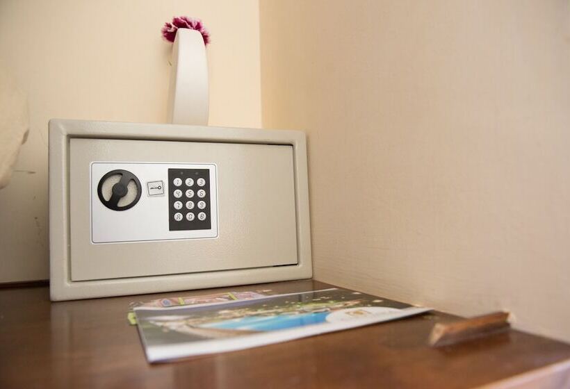 Номер Стандарт Четырехместный Боковой Вид на Море, A Nuciara Park Hotel & Wellness Center