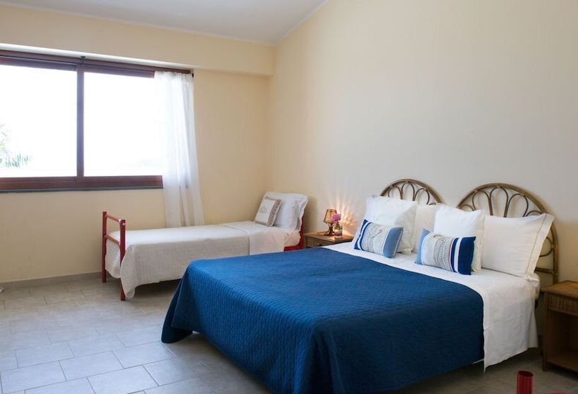 Номер Стандарт Четырехместный Боковой Вид на Море, A Nuciara Park Hotel & Wellness Center