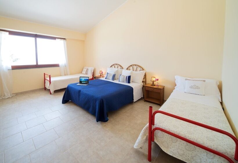 Номер Стандарт Четырехместный Боковой Вид на Море, A Nuciara Park Hotel & Wellness Center