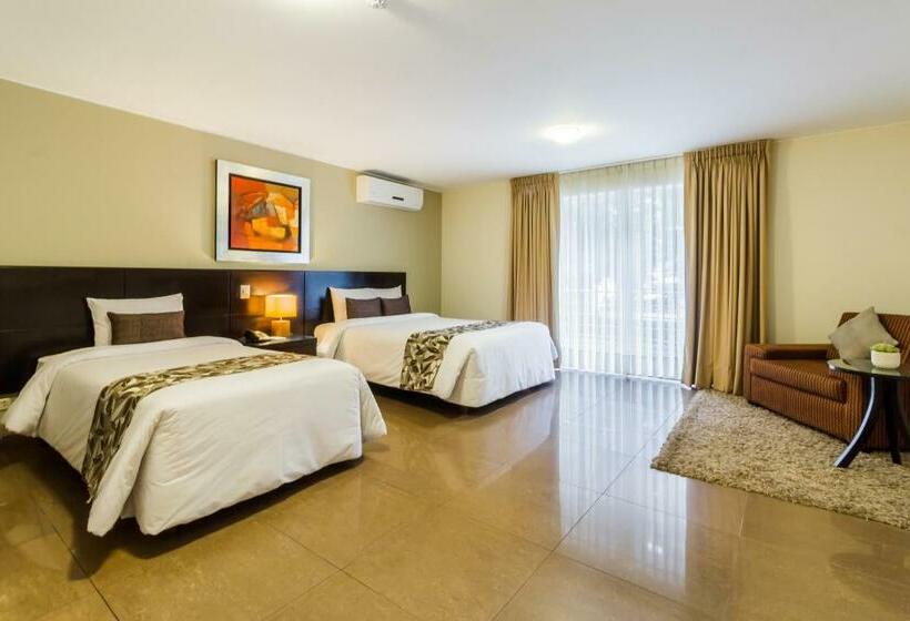 اتاق خانوادگی, El Tambo 1