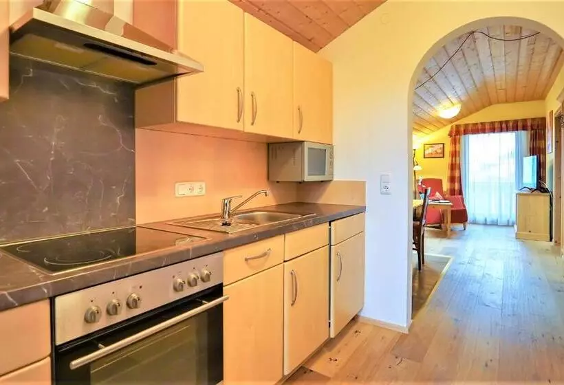 バルコニー付２ベッドルームアパートメント, Ferienhaus Und Landhaus Berger