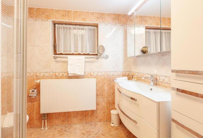 Apartamento 2 Quartos com Terraço, Ferienhaus Und Landhaus Berger