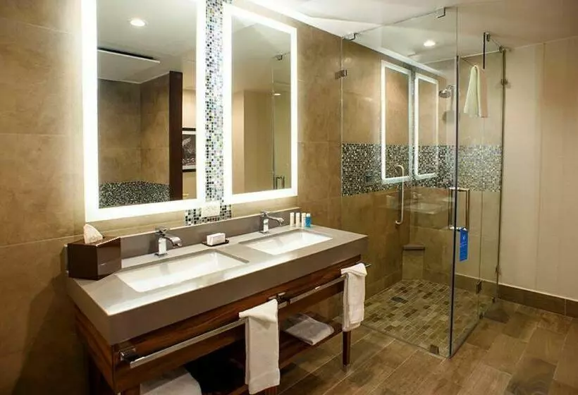 キングサイズベッドのデラックススイート, Hampton Inn By Hilton Piedras Negras