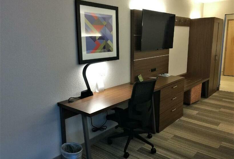 Номер Superior Кровать Кинг, Holiday Inn Express & Suites Danville, An Ihg