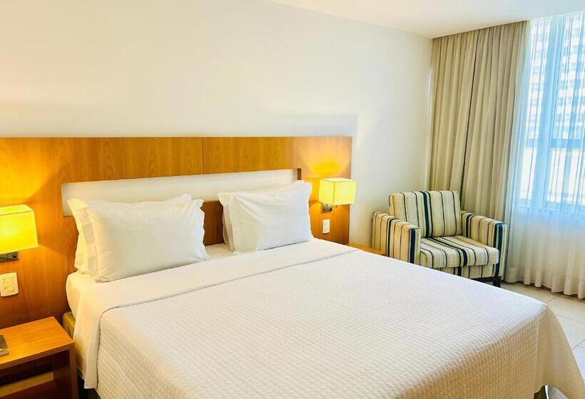 Quarto Estandar, Naoum