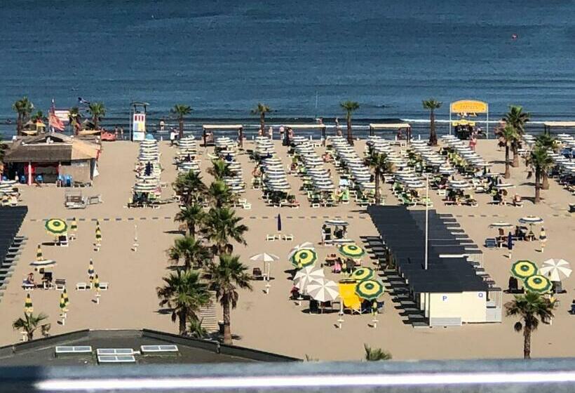 חדר סטנדרט לשלושה, Pineta