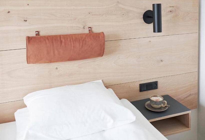 豪华房间, Skjern