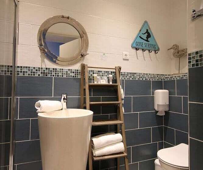 コンフォートトリプルルーム, The Originals Boutique, Hôtel Lakeside, Biscarrosse , Lac