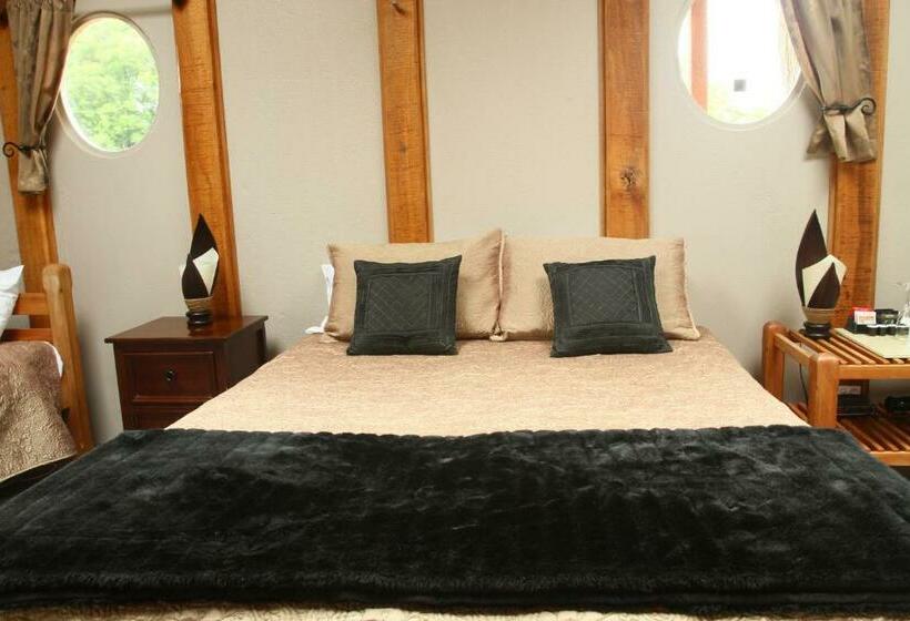 패밀리 룸, Last Resort Karamea