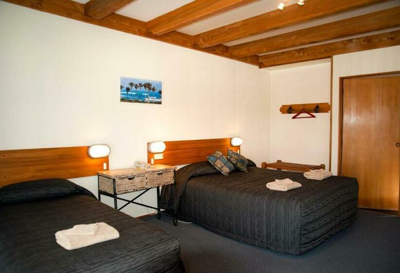 스탠다드 스튜디오, Last Resort Karamea