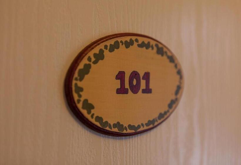 اتاق استاندارد با سرویس بهداشتی مشترک, Guesthouse Isafjordur Gamla