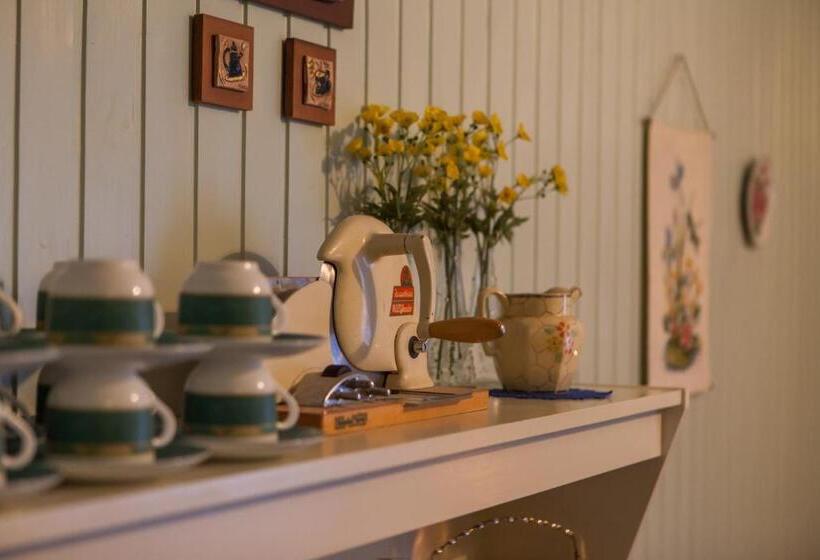 اتاق استاندارد سه تخته با سرویس بهداشتی مشترک, Guesthouse Isafjordur Gamla