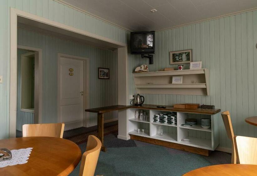 اتاق استاندارد با سرویس بهداشتی مشترک, Guesthouse Isafjordur Gamla