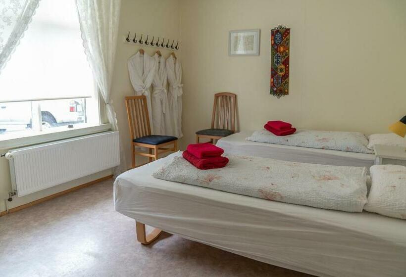 اتاق استاندارد با سرویس بهداشتی مشترک, Guesthouse Isafjordur Gamla
