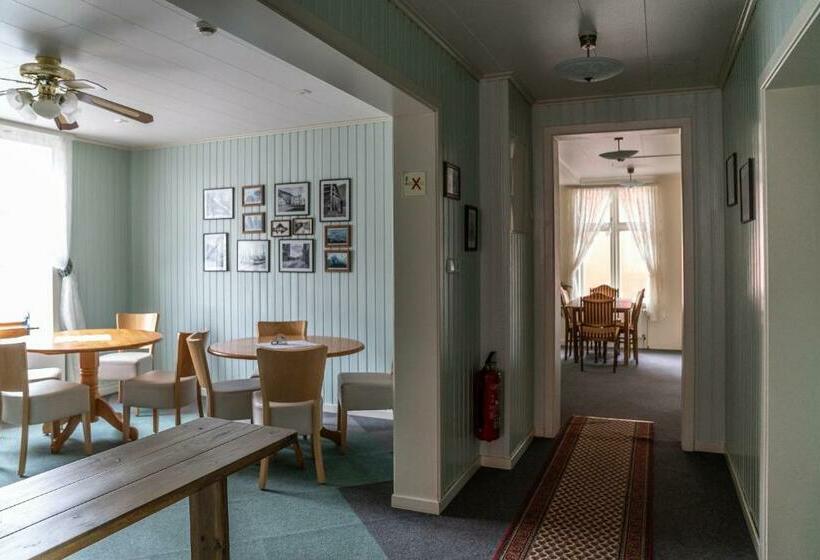 اتاق استاندارد با سرویس بهداشتی مشترک, Guesthouse Isafjordur Gamla