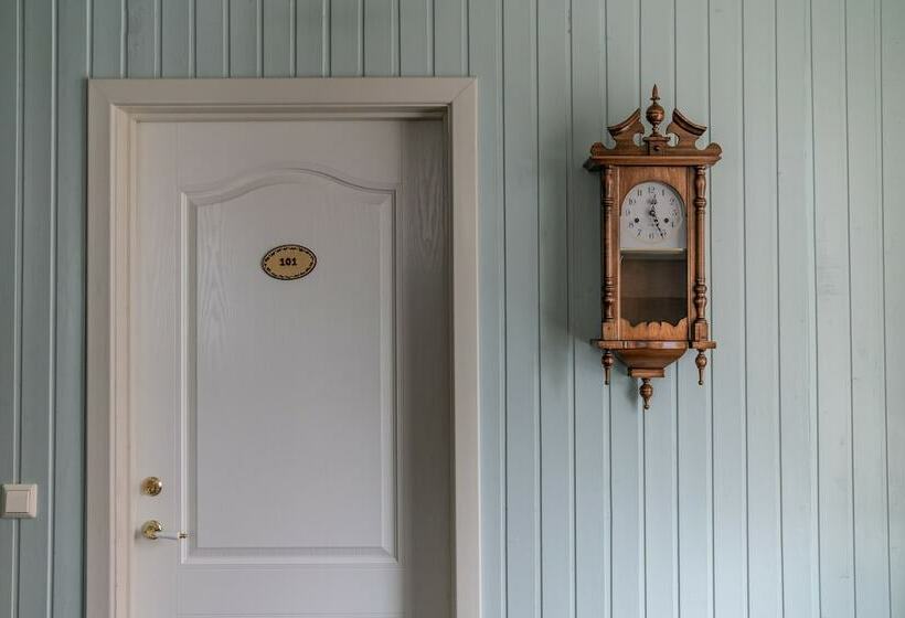 اتاق استاندارد با سرویس بهداشتی مشترک, Guesthouse Isafjordur  Gamla