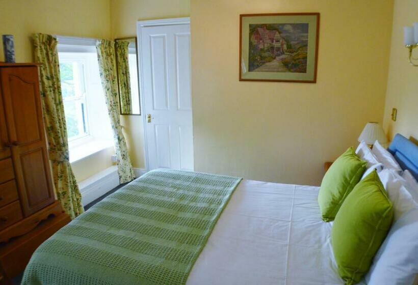 スタンダードルーム, Lowbyer Manor Country House