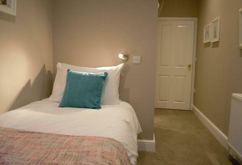 スタンダードシングルルーム, Lowbyer Manor Country House