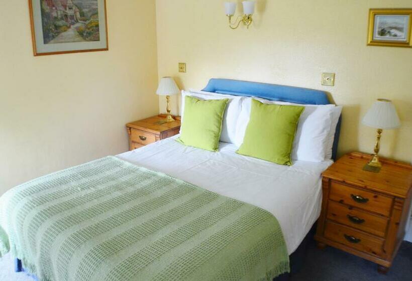 スタンダードルーム, Lowbyer Manor Country House