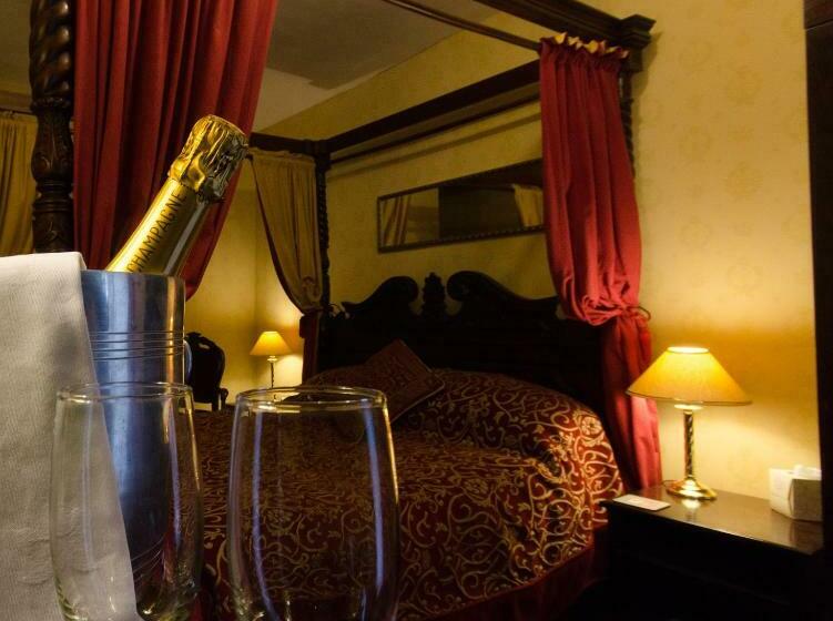 スタンダードルーム, Lowbyer Manor Country House