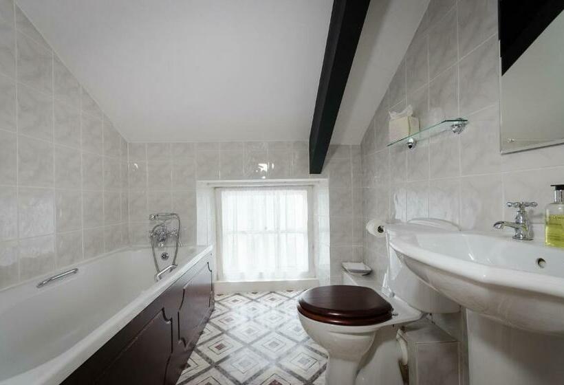 キングサイズベッドのスタンダードルーム, Lowbyer Manor Country House