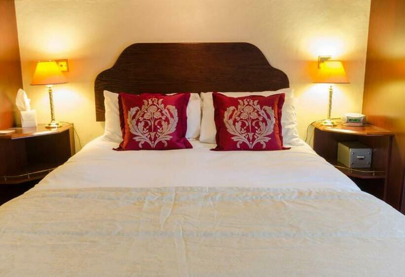 キングサイズベッドのスタンダードルーム, Lowbyer Manor Country House