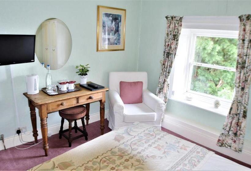 コンフォートルーム, Lowbyer Manor Country House