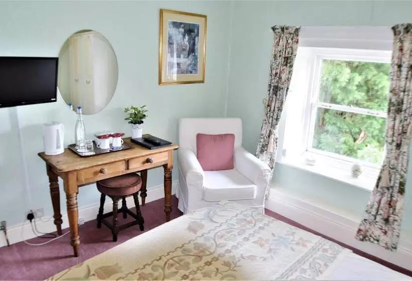 コンフォートルーム, Lowbyer Manor Country House