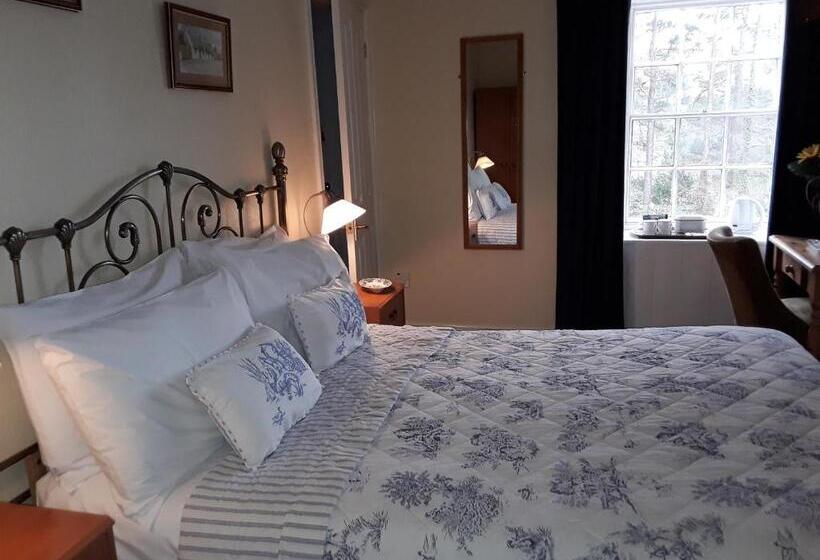 ベーシックルーム, Lowbyer Manor Country House