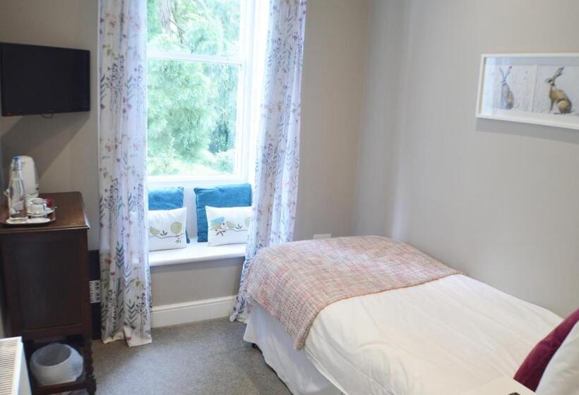 庭の見えるシングルルーム, Lowbyer Manor Country House