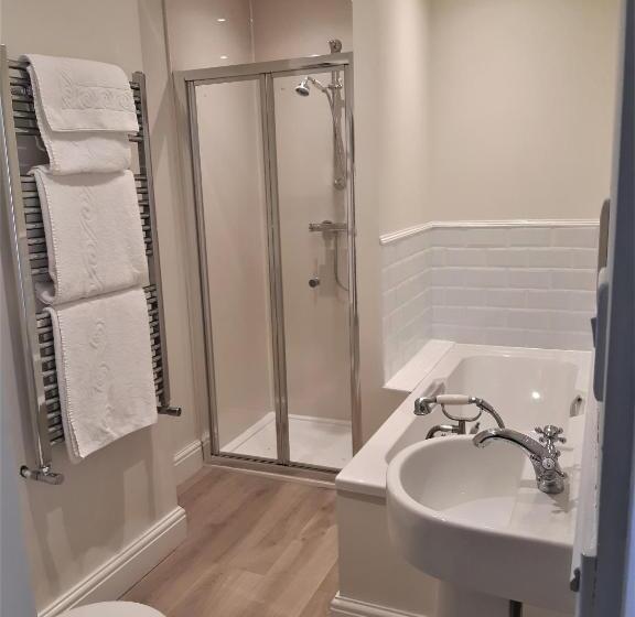 ファミリールーム, Lowbyer Manor Country House