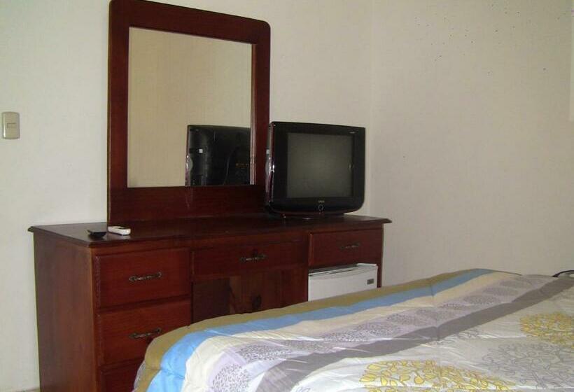 اتاق استاندارد یک تخته با سرویس بهداشتی مشترک, Castillo Romano