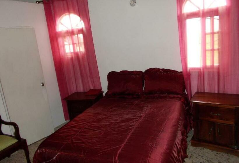 سوئیت پنت هاوس, Castillo Romano