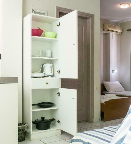 标准工作室, Greta Apartments