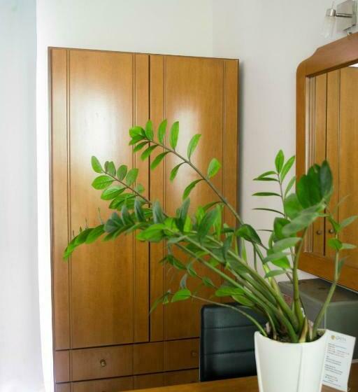 标准工作室, Greta Apartments