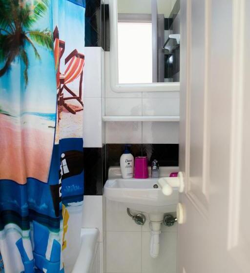 标准工作室, Greta Apartments