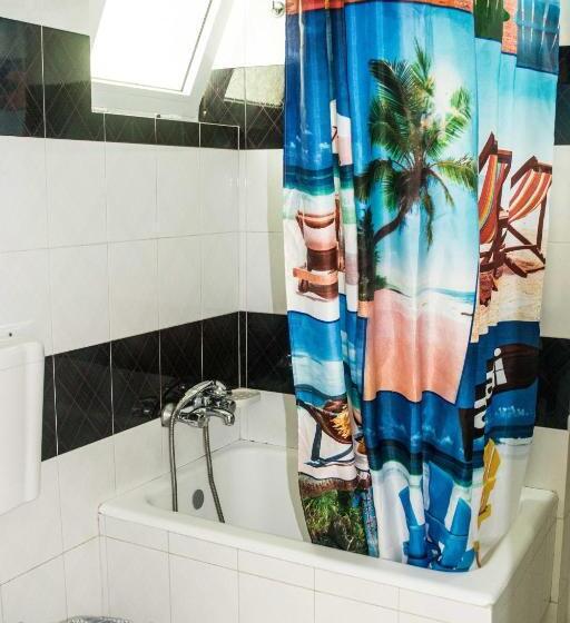 标准工作室, Greta Apartments