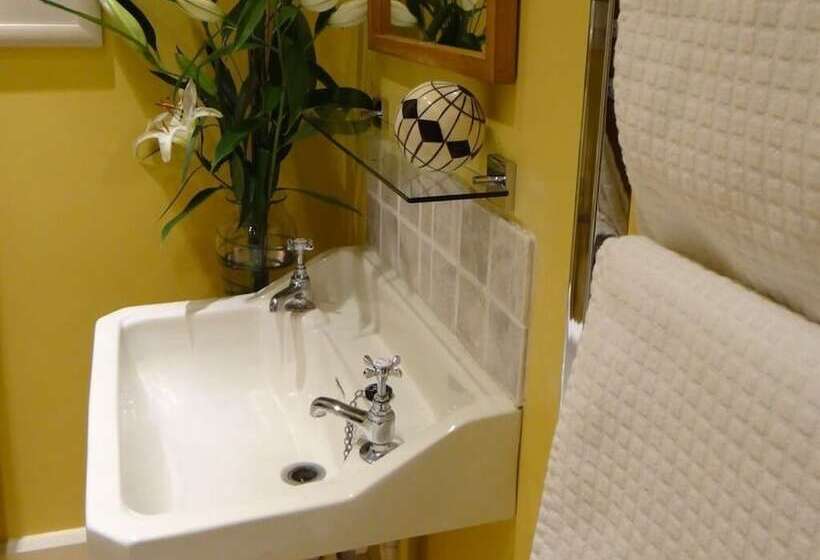 غرفة قياسية, Heyford House