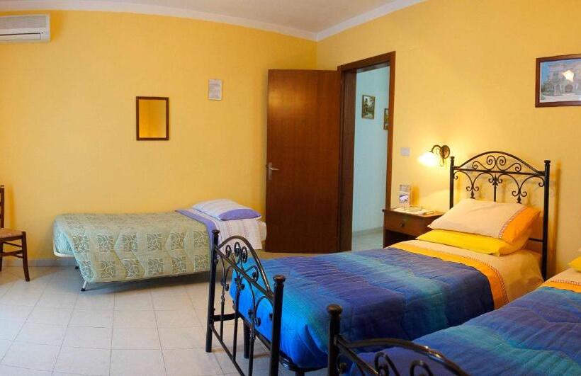 Номер Стандарт Трехместный, Albergo Vittoria