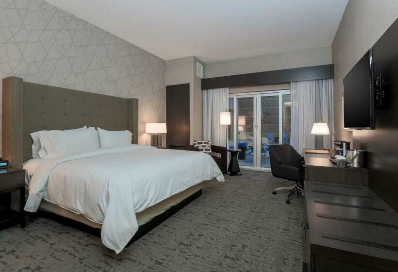 キングサイズベッドのスタンダードルーム, Doubletree By Hilton Evansville