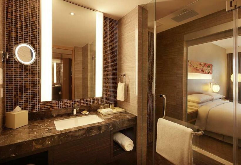 اتاق لوکس با تخت بزرگ, Doubletree By Hilton Melaka