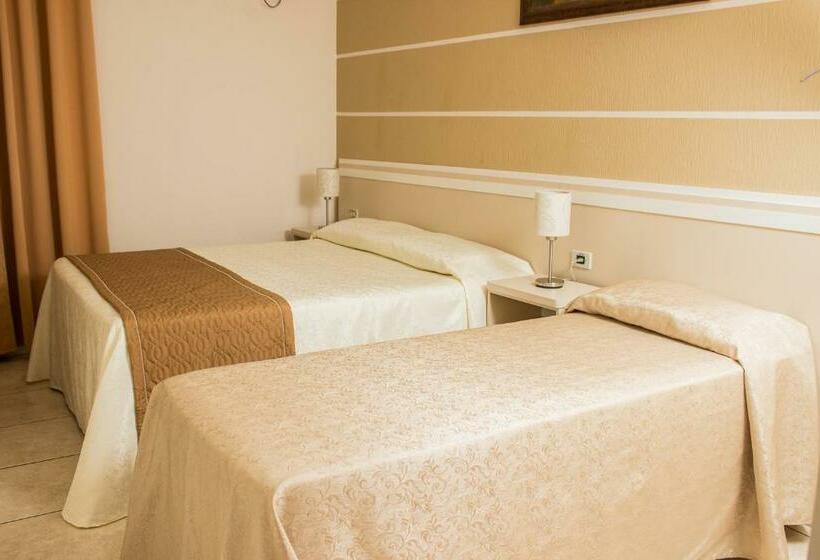 标准三人间, Pousada Cataratas